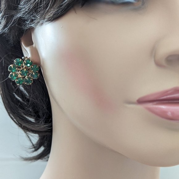 Antique Screw on Green Crystals Prong Set of Quality Made Earrings Gold Plate - Picture 4 of 13